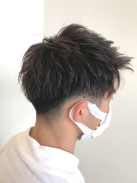 ジップ 緑店(zip) ツーブロ束感アップバング×20代カジュアル