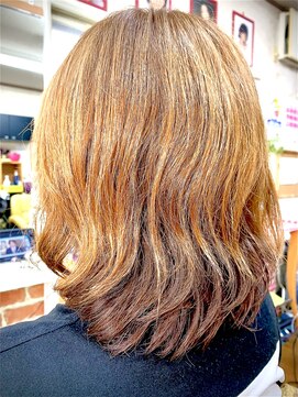 ヒカリーズヘアー HiKari'zhair ピンク色