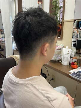 コアフィールフィス(COIFFURE fils) 【見附　今町】フェードカット　黒髪　アップバング