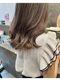 透明感抜群グレージュ