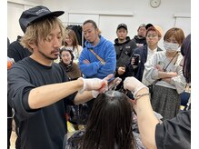 エメヘアデザイン ルイス(Aimer Hair Design Lewis)の雰囲気（salt久保氏のブライツカラー,白髪ぼかしを直接指導うけています）