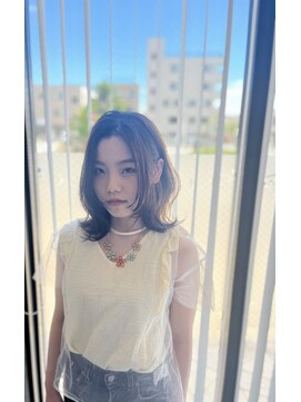 クレア(CREA) ・20代30代40代外ハネアッシュグレージュ肩ライン耳掛け