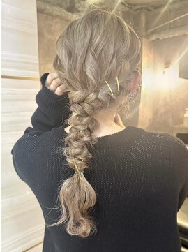 ラビス 池袋(Lovis) ワンレン/ネビージュ/エクステ/小顔/インナーカラー/韓国/池袋