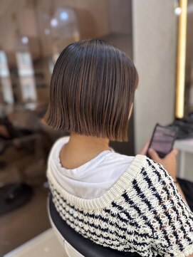 フレア(FLAiR) 20代３０代切りっぱなしボブ