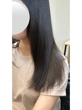 ウム(UMU) 自然に内に入る縮毛矯正