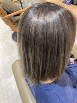 ココア グロウ(COCOA Glow) グレージュカラー