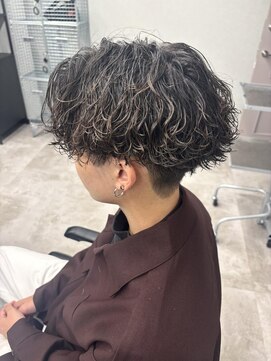 コードバイケンジ 戸塚(CODE by KENJE) 波巻き×スパイラルで作るナチュラル無造作ウェーブ