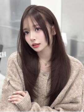 ロムーク 表参道(LOMKH) 小顔ロングレイヤーカット顔周り秋グレージュカラー透明感カラー