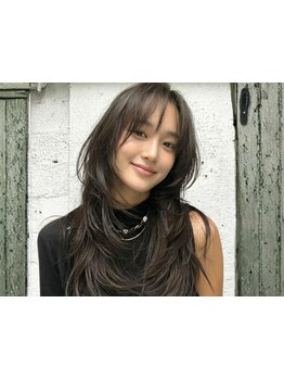 魅力的なスタイルを生む！[新宿/新宿駅/縮毛矯正/前髪カット/レイヤーカット/韓国/酸性ストレート］