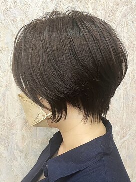 グレープバイン(GRAPEVINES) 前下がり丸みショート