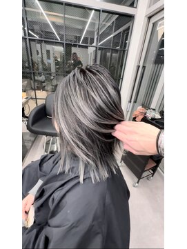 ラヴェ(LAWE.) ホワイト系バレイヤージュ