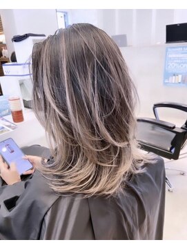 Moana by HEADLIGHT 大和店【モアナ バイ ヘッドライト】【3月13日OPEN（予定）】 Moana#ミディアムレイヤー#白髪ぼかしハイライト