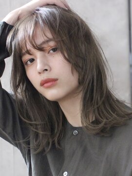 ラリカ(La Rica) ウルフカット　レイヤーカット　ハッシュカット　透明感カラー