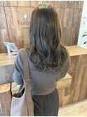 ◇低明度オリーブグレイがかわいい　透明感ツヤ髪ロング