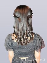 アールエーサロンモノクロ 秋葉原(RA SALON モノクロ)&nbsp;【推し活ヘアメ】ねじりハーフツイン