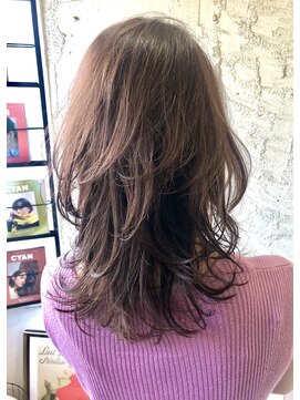 ペネロープ(Penelope) ウルフレイヤー/ミディアムレイヤー/ピンクベージュ　担当　夕島