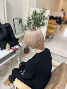 カリーナ(CARINA) ハイトーンカラー/ミルクティーベージュ