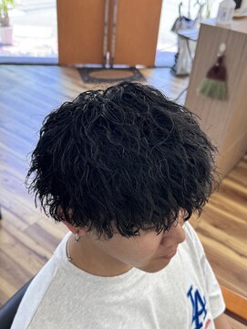 スウェル 稲毛店(Swell) サーフカール/フェザーパーマ/ブルーブラック/稲毛駅/眉毛