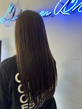 ロアゾブルー(L'oiseau Bleu) 暗髪でもツヤ感を重視！髪質改善ストレート