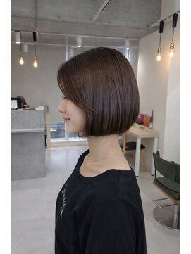 ナビバイケンジ(NaVI by KENJE) 韓国風大人ショートボブ　シースルーバング　タンバルモリ