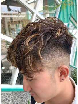 ブッディ(BDY) ハイフェードとハイライト☆エッジィショート