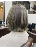 ヘアーサロン アウラ(hair salon aura)&nbsp;【aura】ヘアスタイルNo.17 外ハネボブ　カーキグレージュ