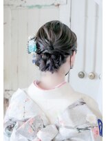 ホワイトルーム(White Room) 和装のシニヨンスタイル♪