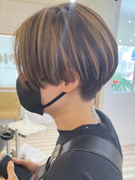 モリオ フロム ロンドン 成増店 【morio成増/米村】刈り上げショートハイライト