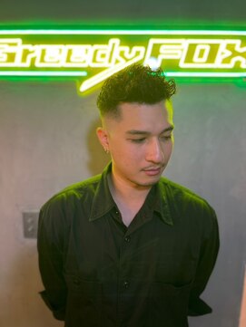 グリーディーフォックス 代々木(Greedy FOX) 波巻き/ハイライト/マッシュパーマ/ウルフ[シェービング]