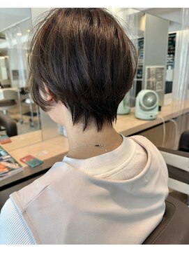 ケアズ(CARES) ひし形レイヤーショートボブ