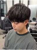 スパイラルパーマツイストパーマアップバング短髪メッシュ