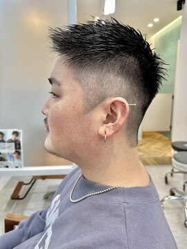 ロミーオム 本厚木(ROMMY. Homme) 刈り上げ短髪ボウズアップバングショートフェード風メンズヘア