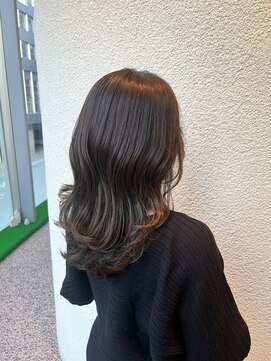 エルサフィロ ヨドヤバシ(el zafiro yodoyabashi) くびレイヤーエモージュカールセミディシアーカラー20代30代40代