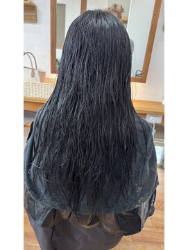 キヌ(kinu) 水素縮毛矯正 ビフォー