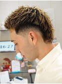 スパイキーウルフショートサイドフェードバーバースタイル