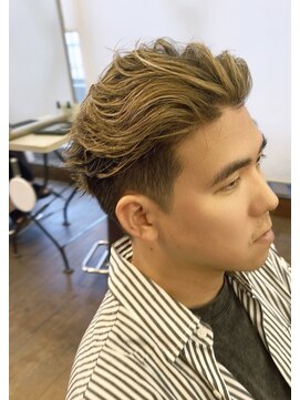 ワースホワイル(WORTH WHILE) 刈り上げセンターパートサーフカールフェザーパーママレットヘア