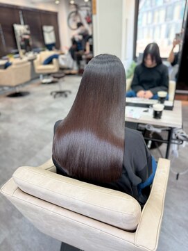 シシ 新宿(She 2.) ウォームブラウン/髪質改善/韓国風/モテ髪/さらツヤロング