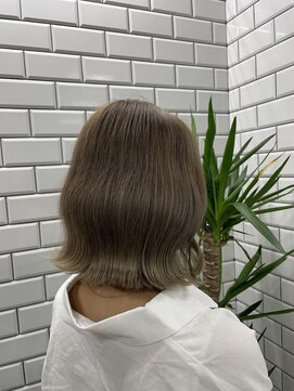 ネウィ 池袋(newi) アッシュグレージュ
