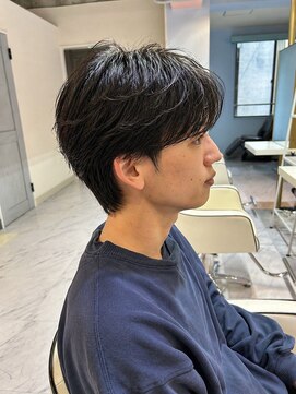 アンニュ(annuy) センターパート　ニュアンスパーマ　メンズ　韓国ヘア