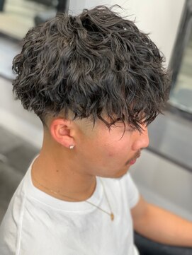 エイトヘアー(Ei8htHair) 波巻きフェード