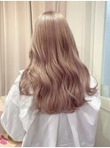 ベージュヘア　ピンクベージュ　艶髪　透明感　外国人風