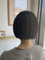 ウタ(uta) 【あおき　ひかる】ぷっつりとタイトに 切りっぱなしのミニボブ