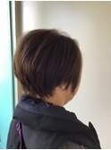 軽めのショートスタイル