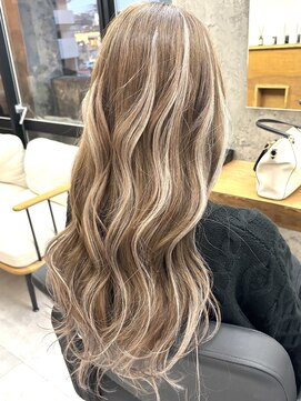 ヴィズバイエリーツ(vizz by elyts) シールエクステ/ハイライト/バレイヤージュ/北谷/ギャル/派手髪