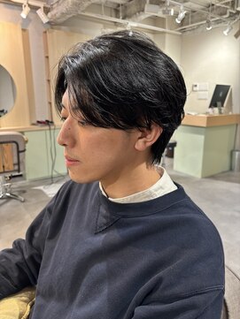 ユヌ(Une) フェザーショート ニュアンスパーマ