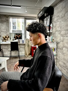 リファイン バイ アフィナー 本厚木店(Refine by Afinar) 【本厚木/本厚木駅】ピンパーマツイスト