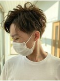 10代20代波打ちパーマツーブロック刈り上げショート
