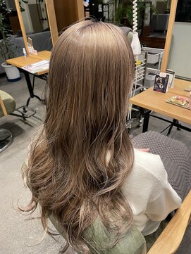 ムード マグ レーベル 南松本(MOOD Mag Label) 夏色ブリーチ×透明感ミルクティー◎20代30代小顔レイヤー