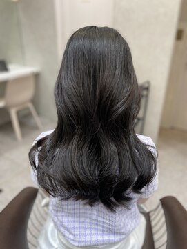 ロンド レア 天神大名店(Lond Le’a) ホワイトブロンド/外ハネボブ/美髪/ワイドバング/ブルーブラック