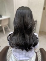 ロンド レア 天神大名店(Lond Le’a) ホワイトブロンド/外ハネボブ/美髪/ワイドバング/ブルーブラック